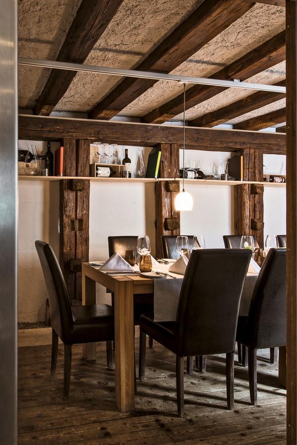 Hotel Restaurant Chesa フリムス エクステリア 写真